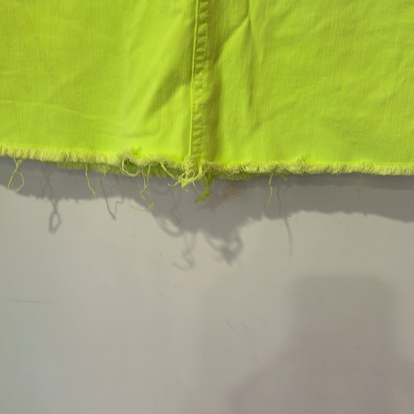 Women’s juniors neon green Arizona Jean skirt size 3 new with tags - Picture 5 of 6